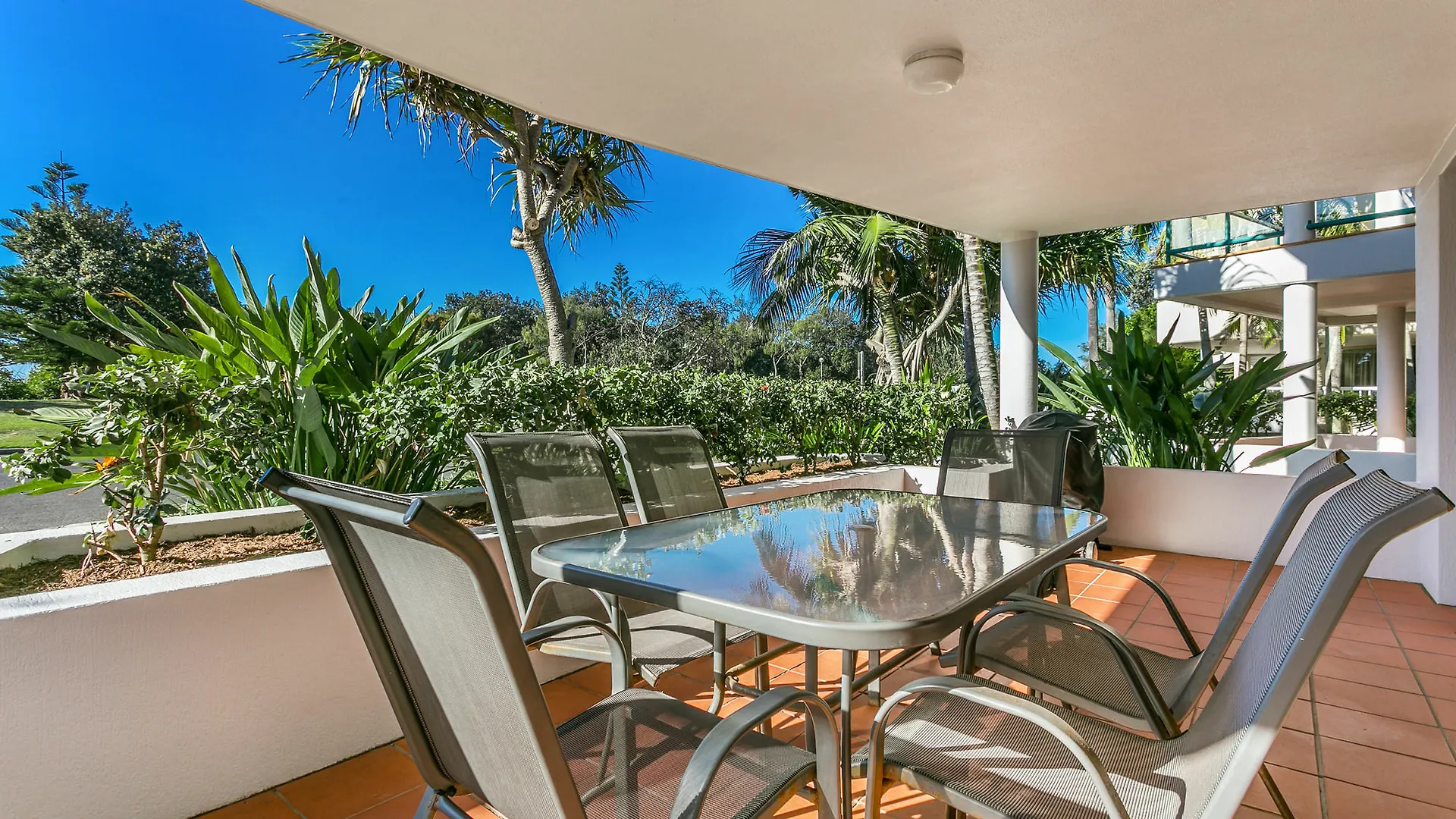 Hotel Apartment 1 Surfside Byron Bay Australia